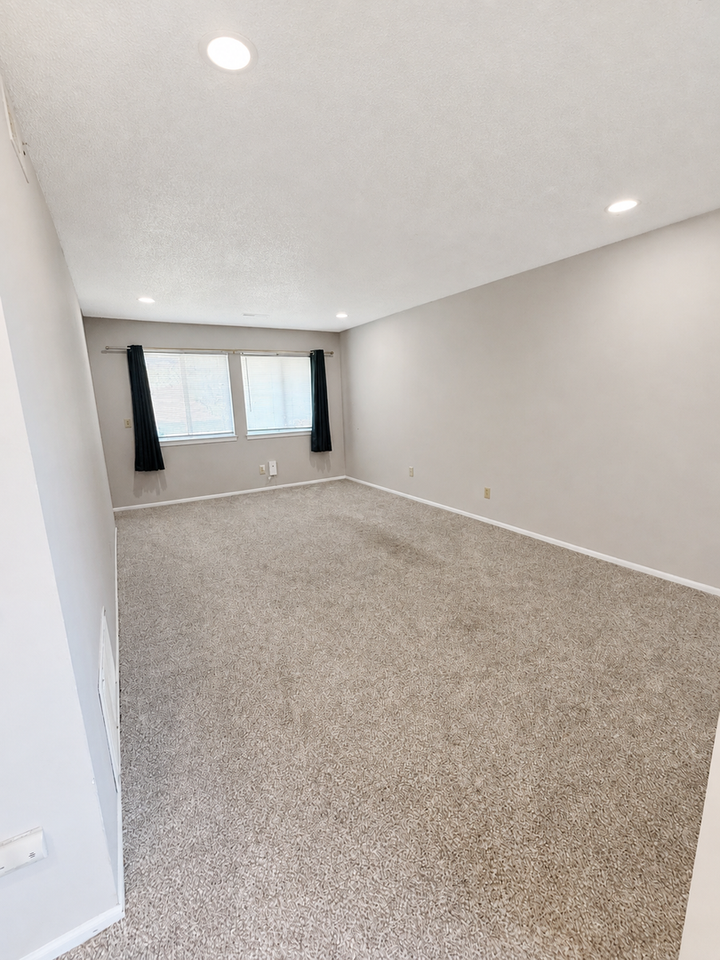 500 Sky Vue Dr - Photo 4 of 16