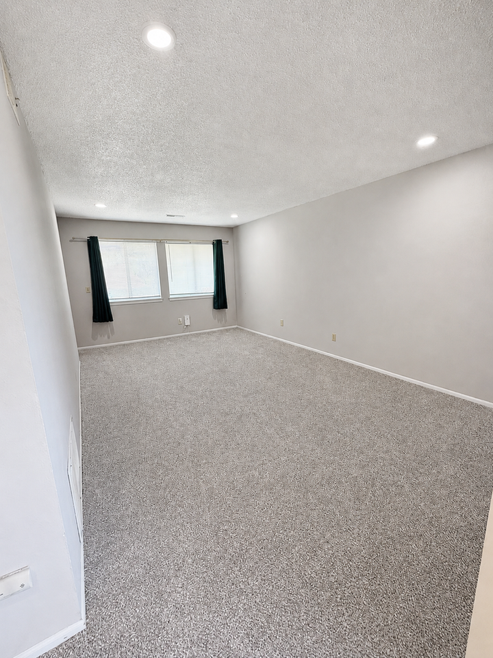500 Sky Vue Dr - Photo 6 of 16