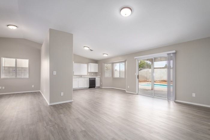 4447 N 87th Ave - Photo 7 of 27