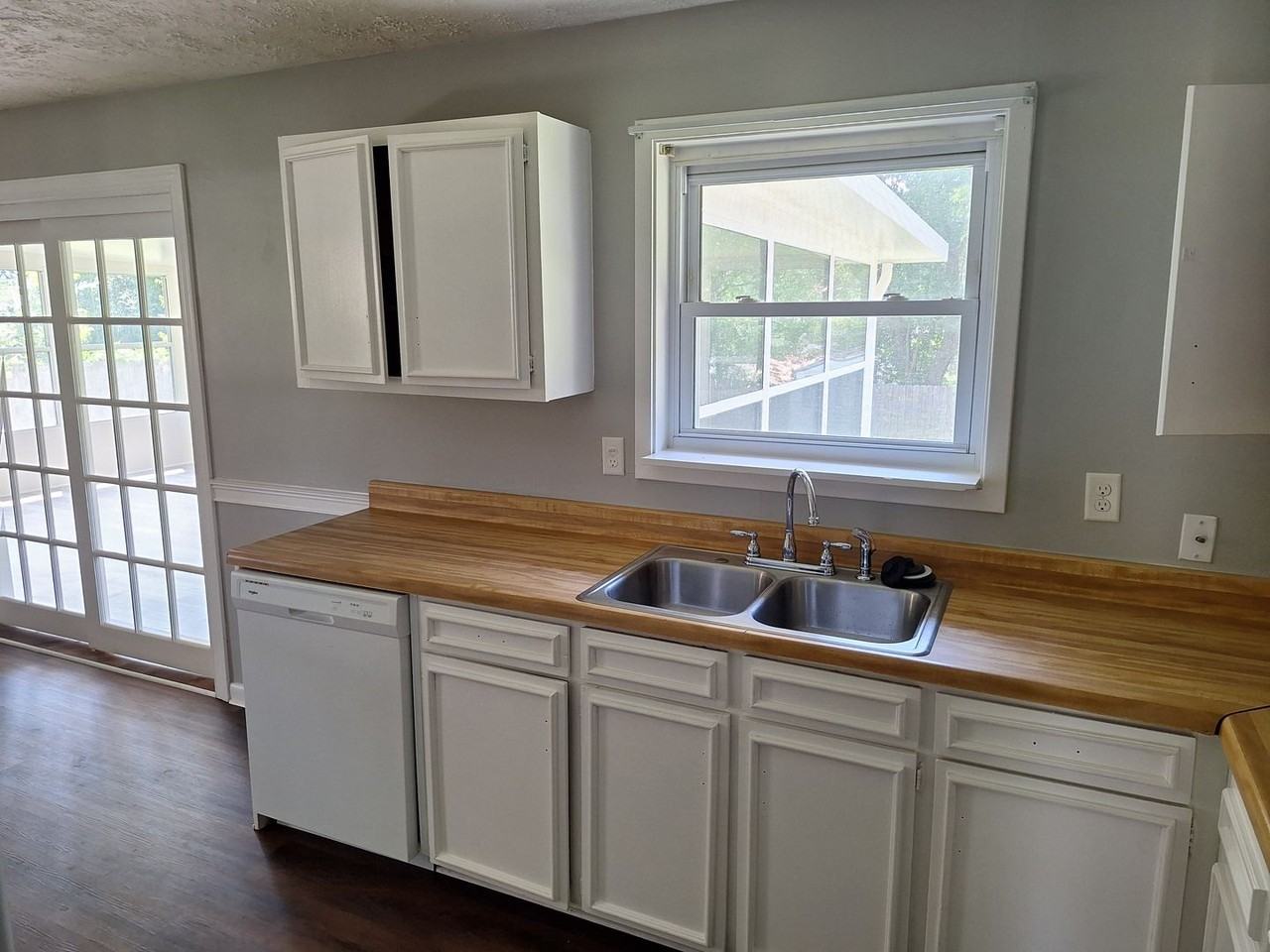 873 Baxley Way - Photo 3 of 11