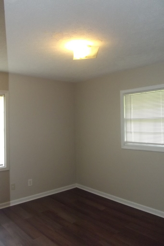 5319 Burbank St - Photo 6 of 11