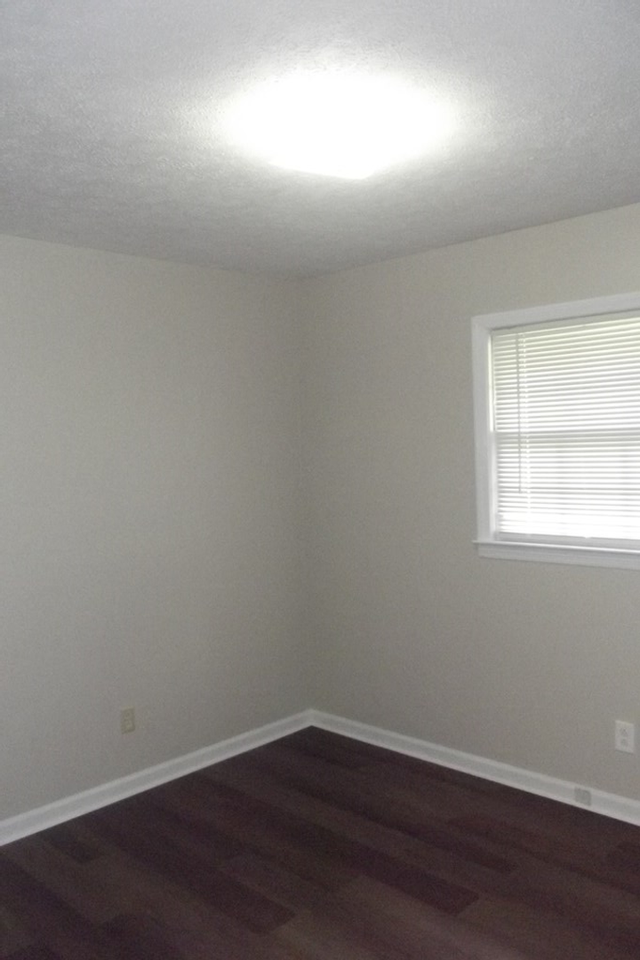 5319 Burbank St - Photo 7 of 11
