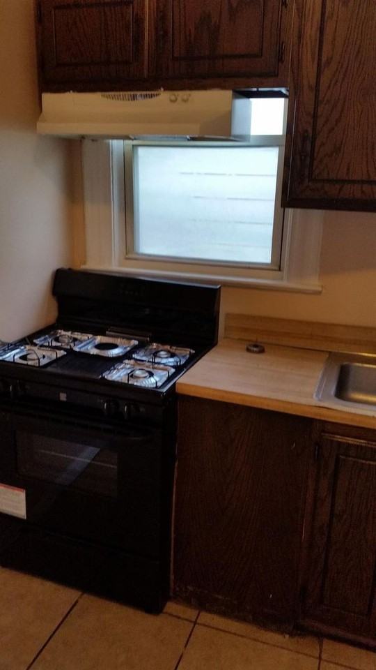 243 N 11th St #2F - Photo 4 of 21
