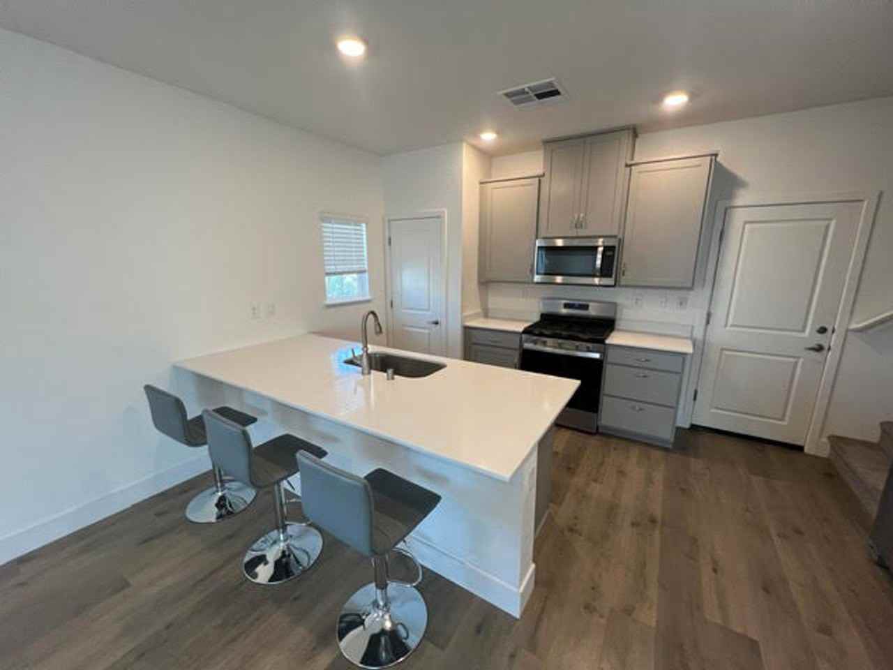 4244 Fawnridge Pl - Photo 4 of 20