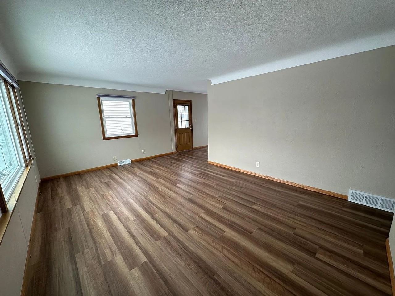 1632 47th St Ne - Photo 6 of 14