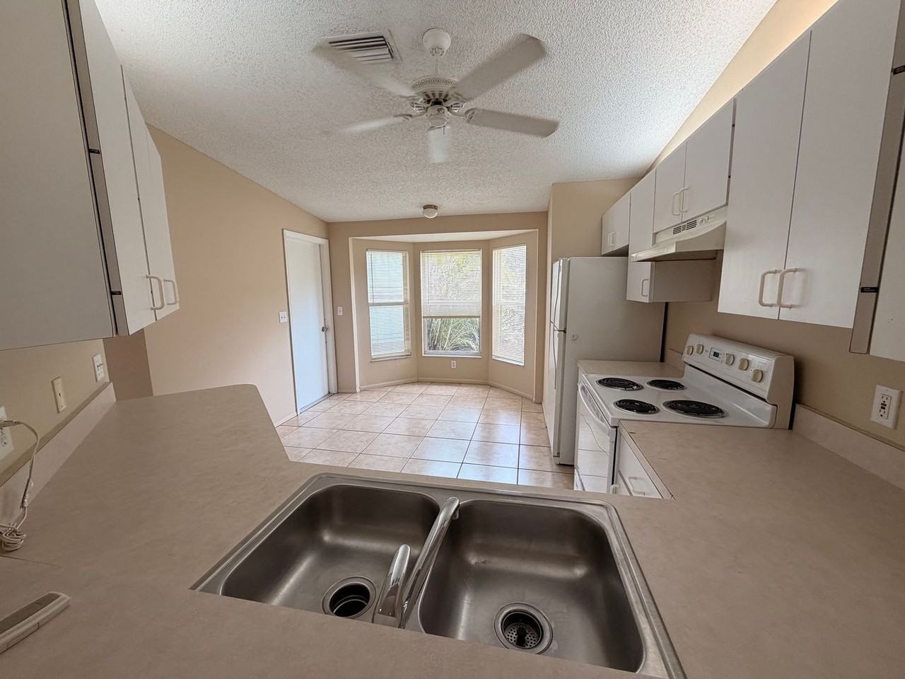 4025 Ponea Dr - Photo 4 of 12