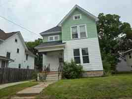 featured image of 826 Wright St
