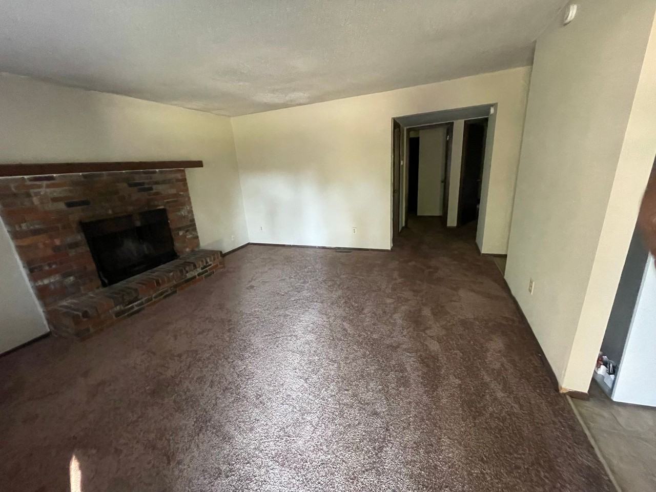 283 E Catherine Dr - Photo 2 of 8