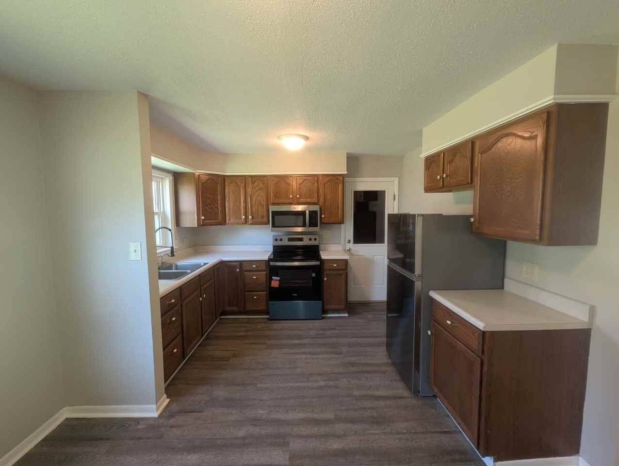 3209 Messanie St - Photo 4 of 15