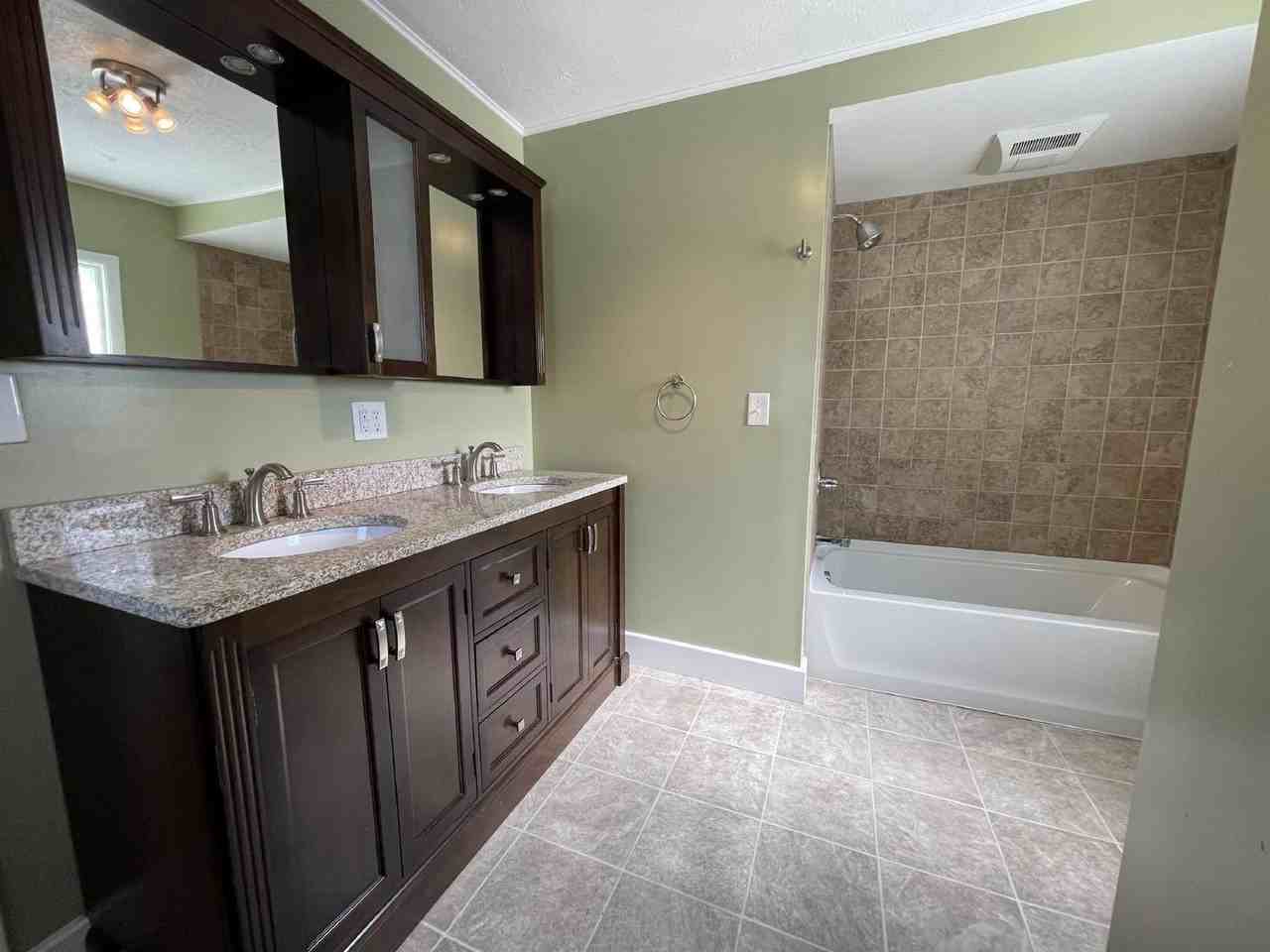 405 S Eagleson Ave - Photo 5 of 21
