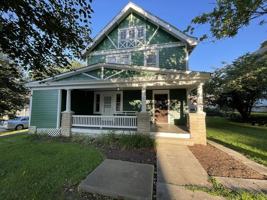 featured image of 424 S Fess Ave