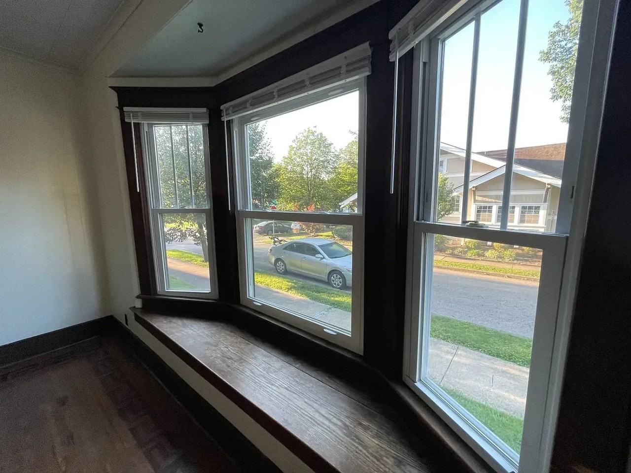 424 S Fess Ave - Photo 3 of 42