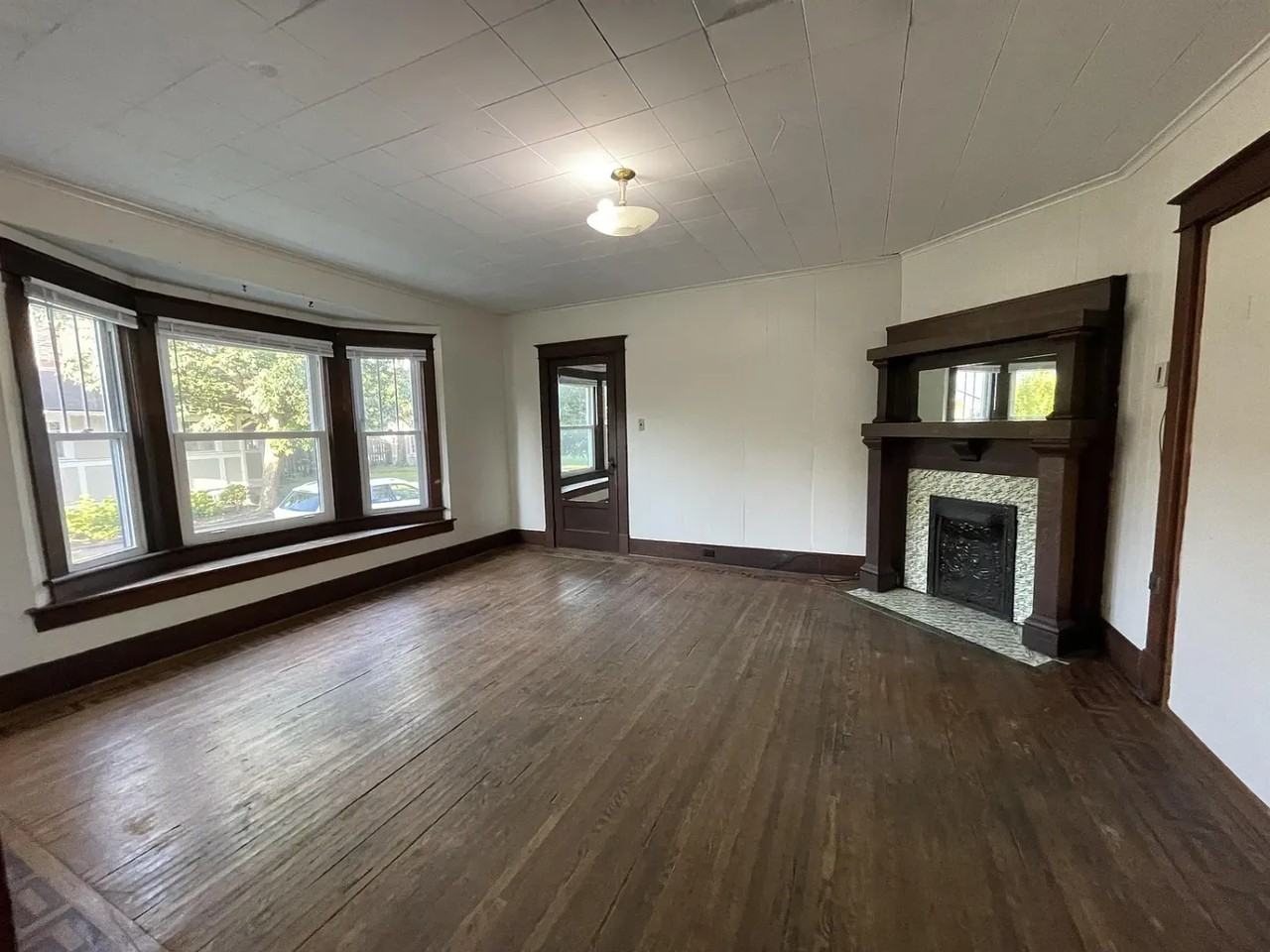 424 S Fess Ave - Photo 7 of 42