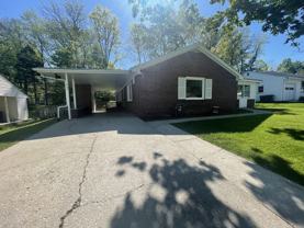 701 S Eastside Dr - Photo 1 of 1