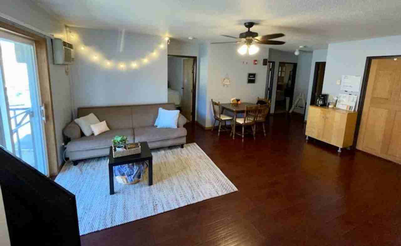 1117 Vine Street - Photo 7 of 14