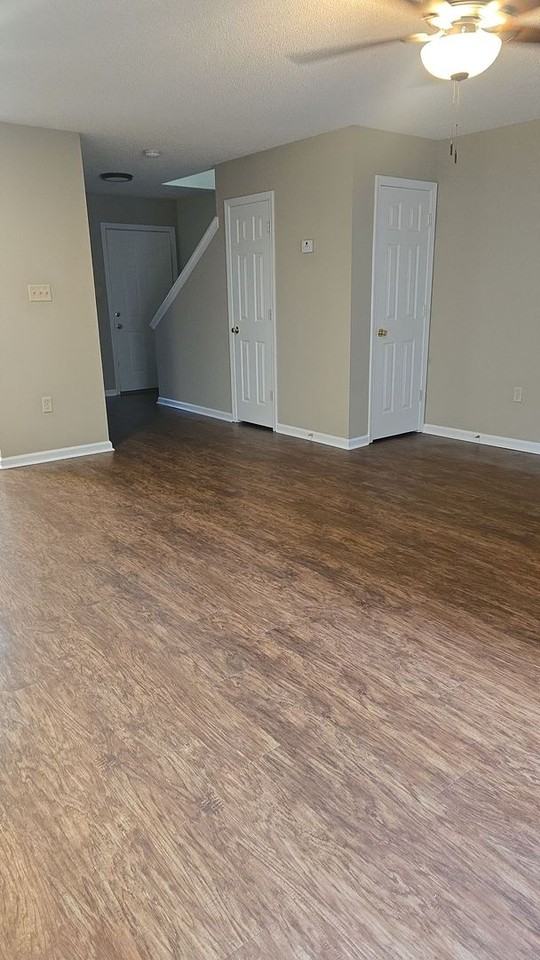 9806B Whitefield Ave - Photo 5 of 21