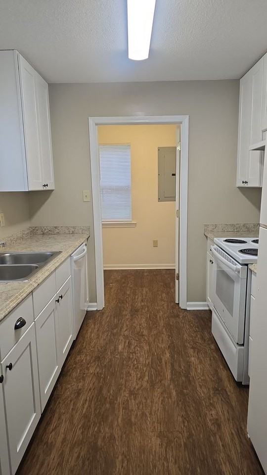 9806B Whitefield Ave - Photo 6 of 21