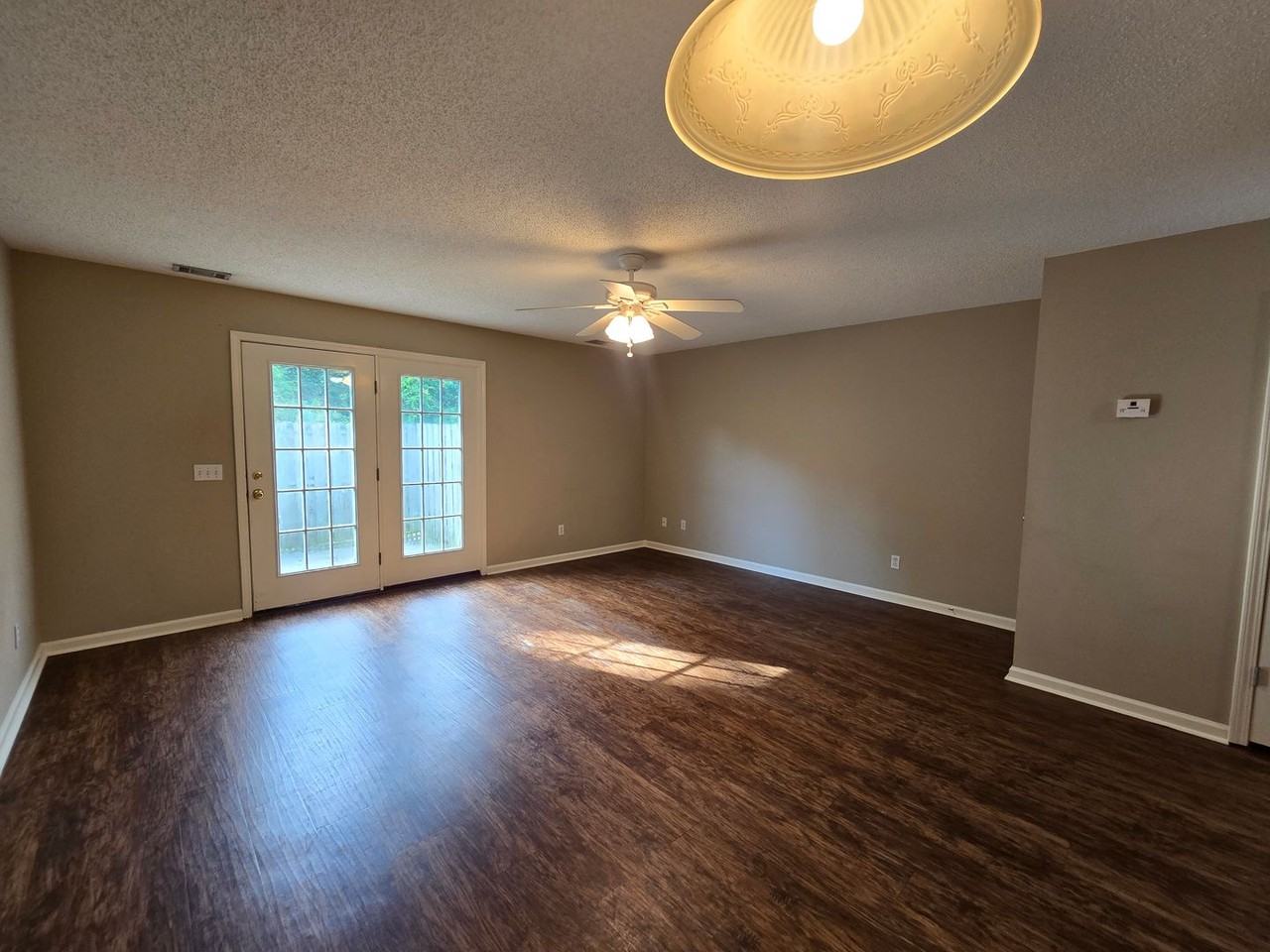 9842A Whitefield Ave - Photo 2 of 14