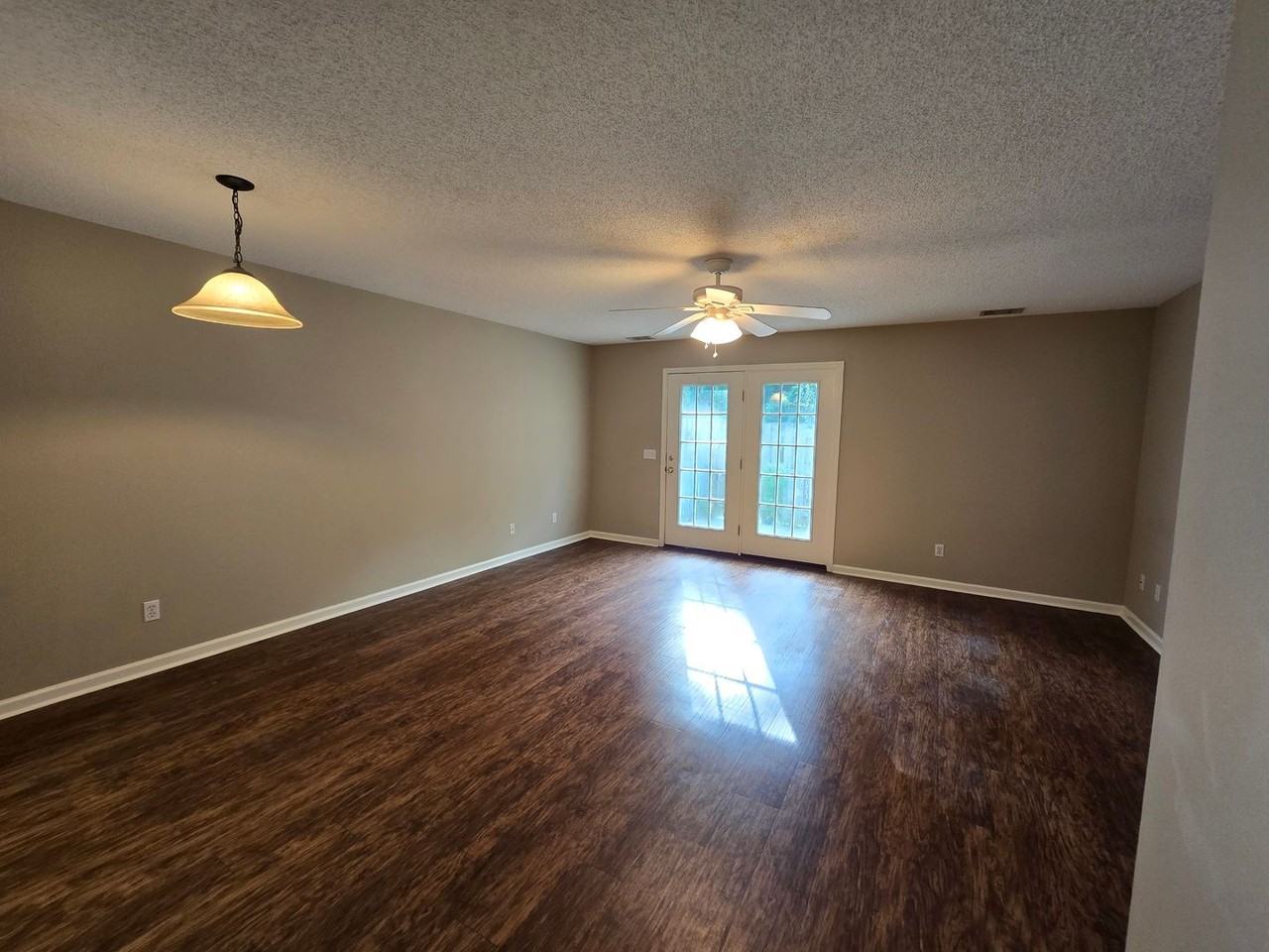 9842A Whitefield Ave - Photo 3 of 14