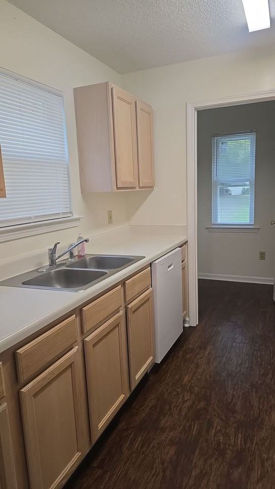 9812B Whitefield Ave - Photo 5 of 13