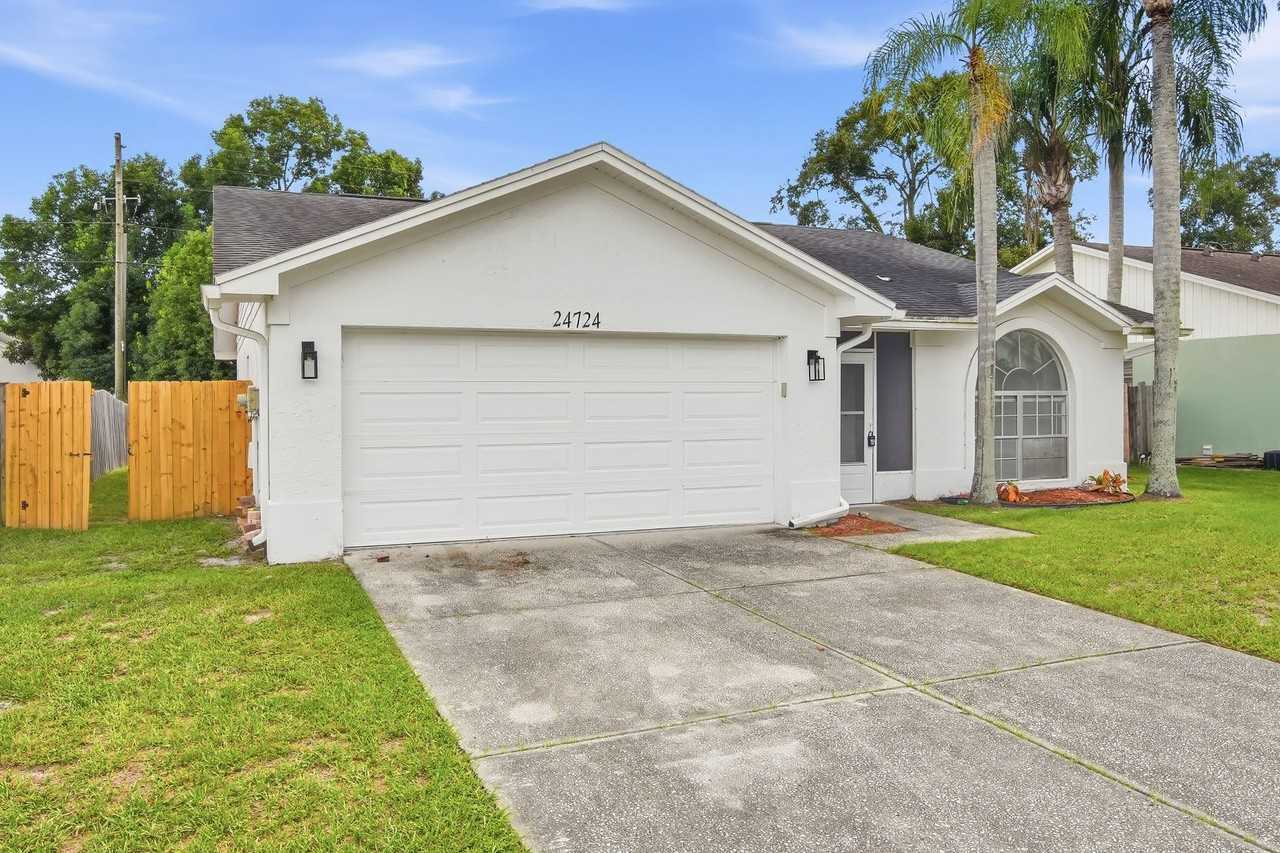 24724 Silversmith Dr - Photo 3 of 26