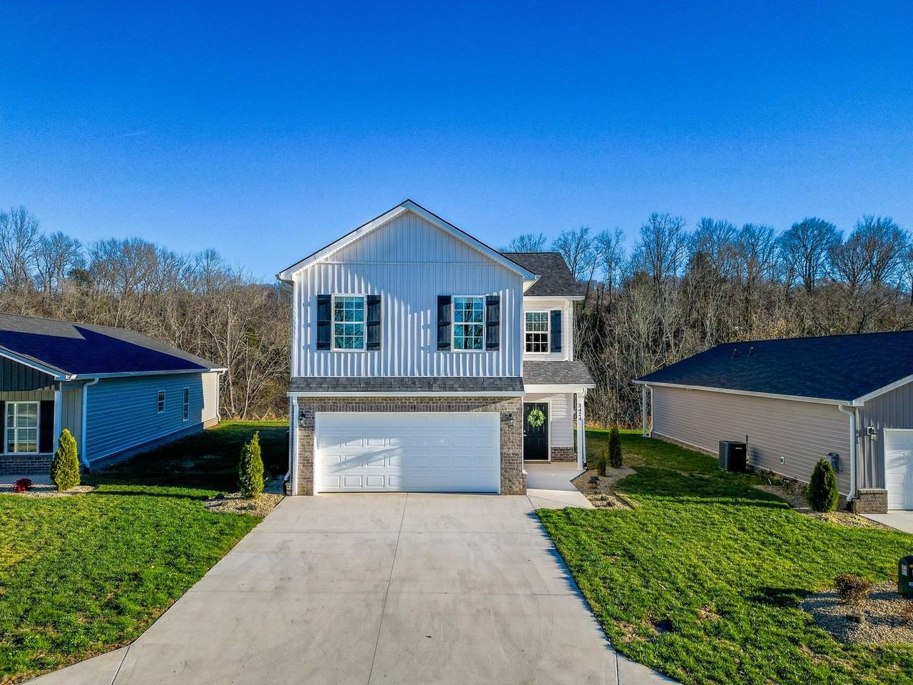 3485 Frylee Ct - Photo 2 of 32