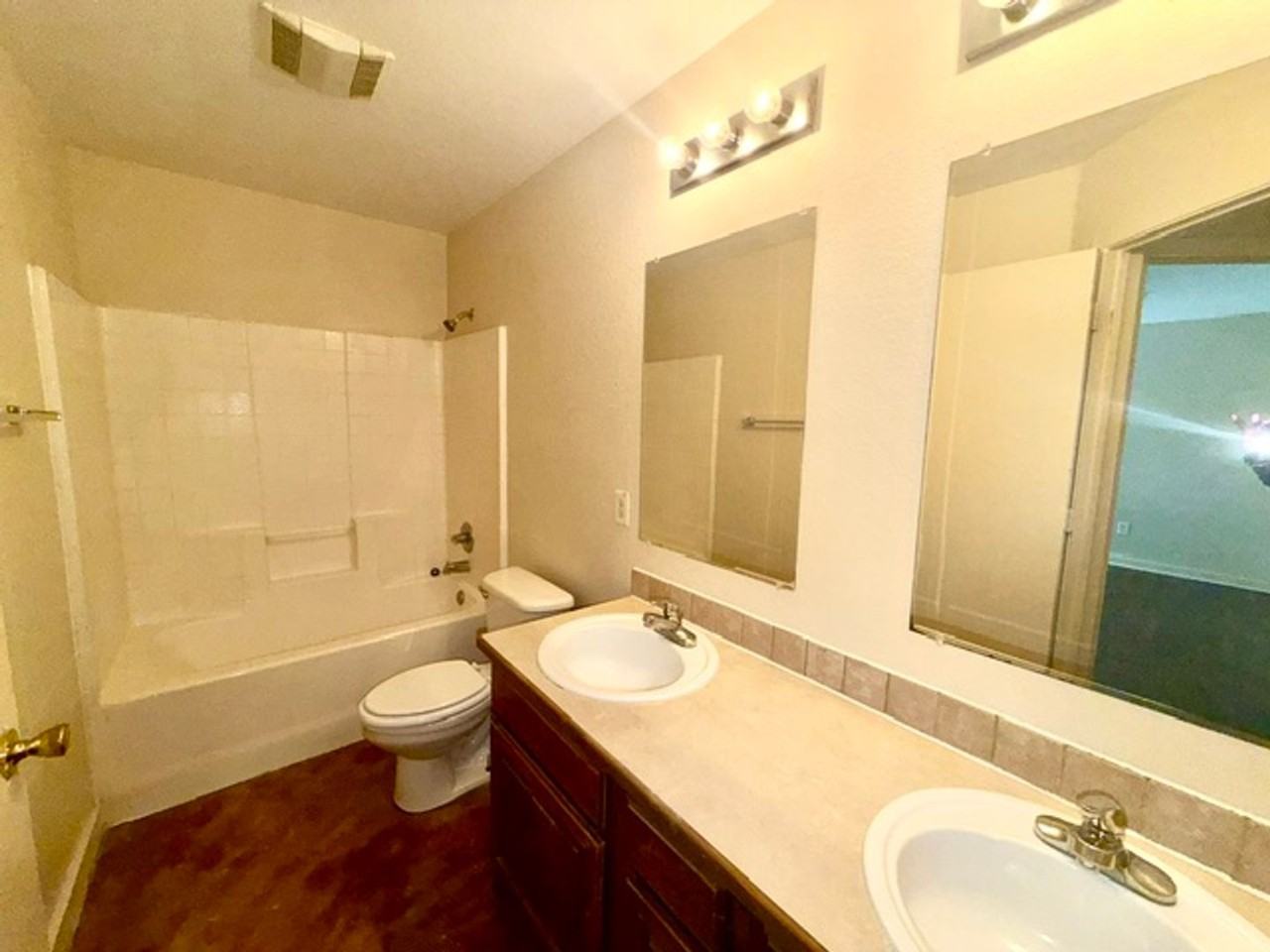 1920 S 8th St - Photo 3 of 10