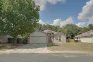 402 Hickory Tree Dr - Photo 1 of 1