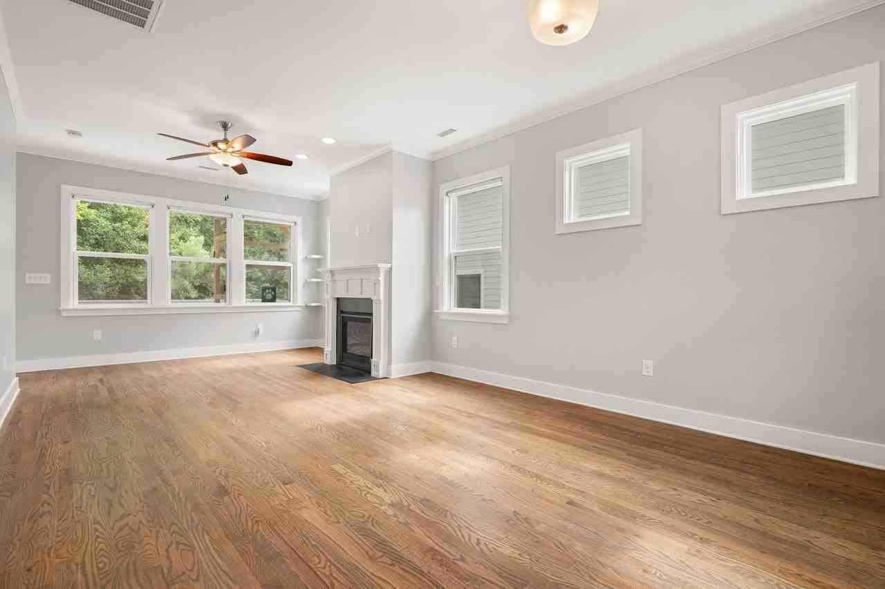 117 Dunstan Ave - Photo 5 of 26