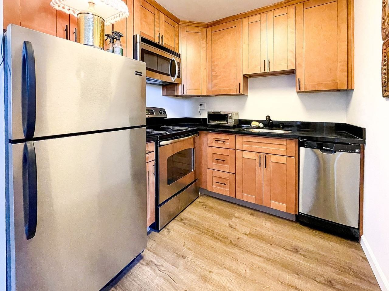 1614 Hudson St #217 - Photo 2 of 13