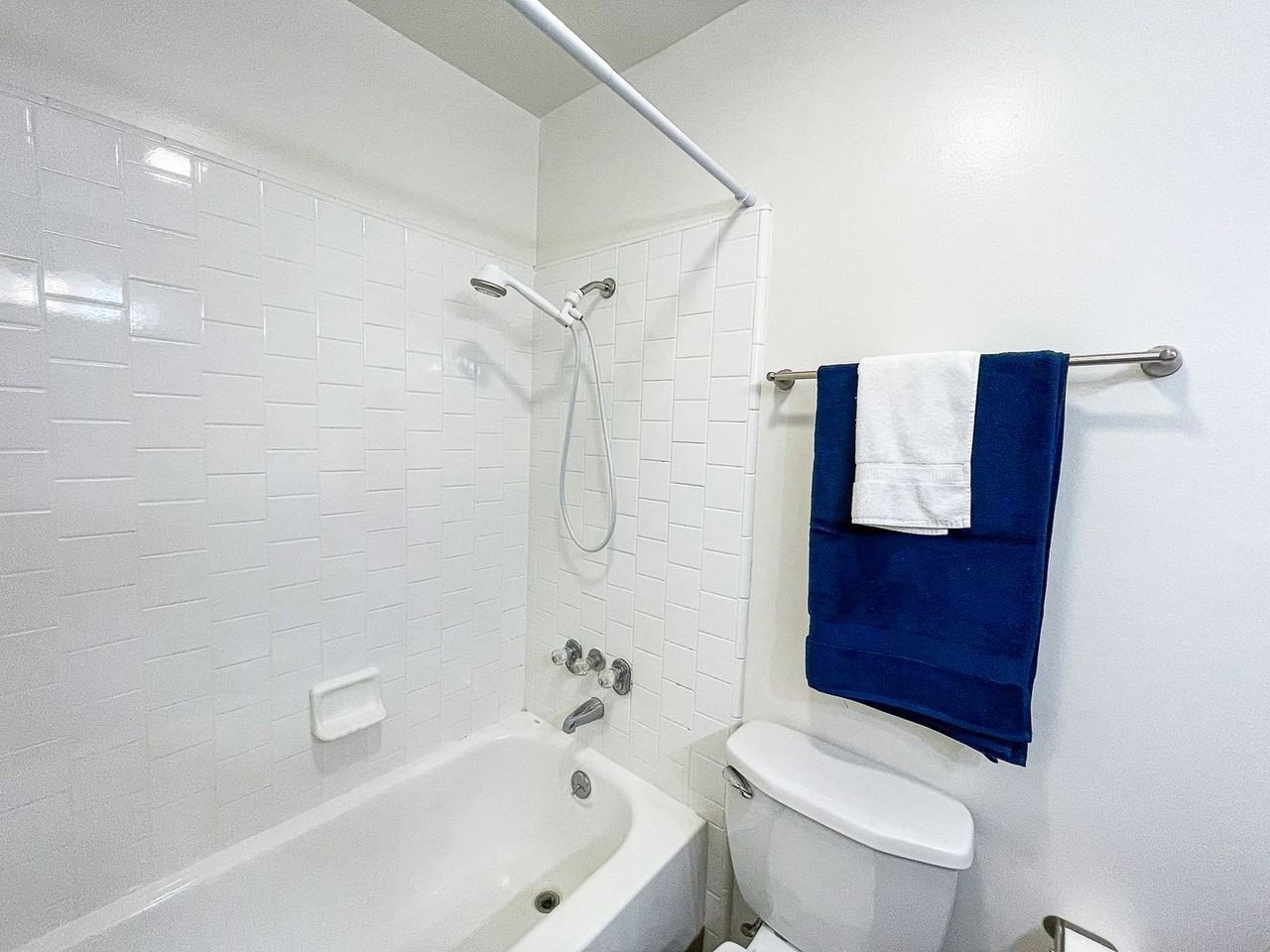 1614 Hudson St #217 - Photo 6 of 13
