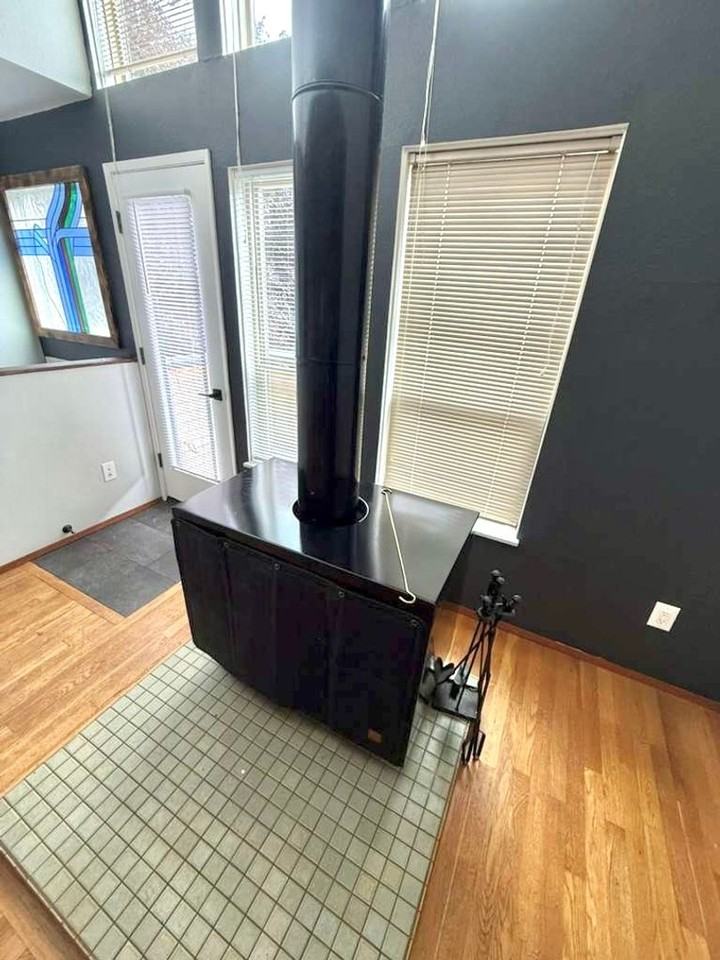 8833A Midvale Ave N - Photo 7 of 43
