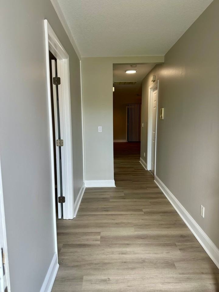 3021 W Braddock St - Photo 2 of 14