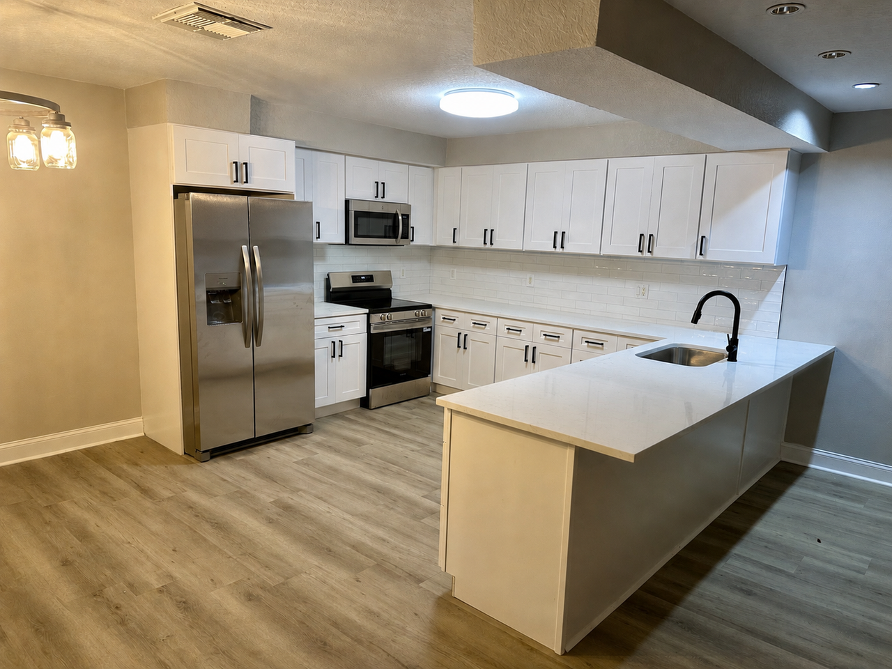 3021 W Braddock St - Photo 3 of 14