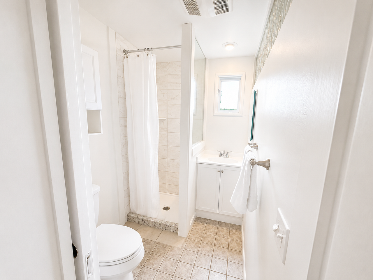 2855 Mount Rainier Dr S - Photo 6 of 10