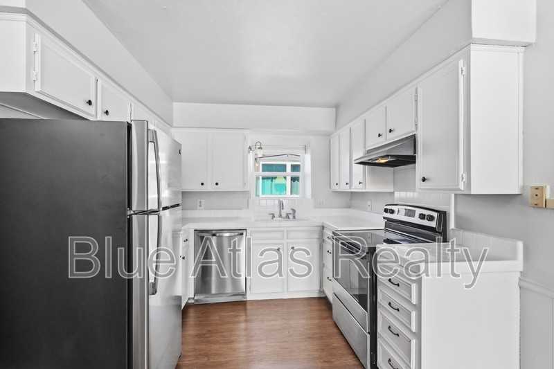 225 Bryan St #7 - Photo 3 of 18