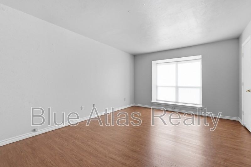 225 Bryan St #7 - Photo 7 of 18
