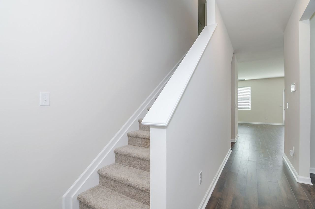 1115 Sims Dr - Photo 4 of 48