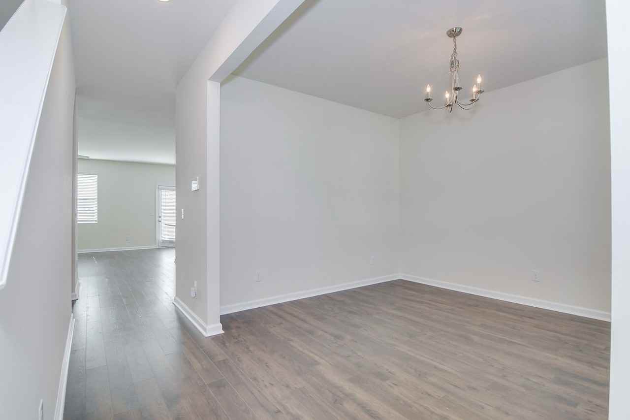1115 Sims Dr - Photo 5 of 48