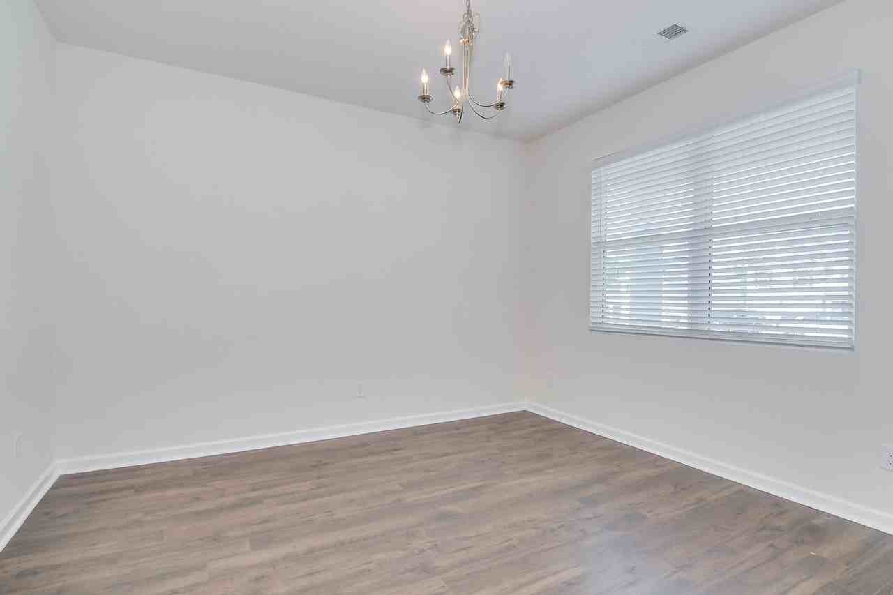 1115 Sims Dr - Photo 6 of 48