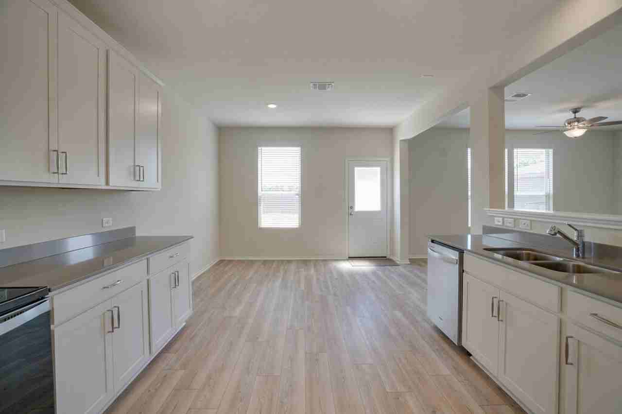 1109 Paradise Canyon Cv - Photo 7 of 20