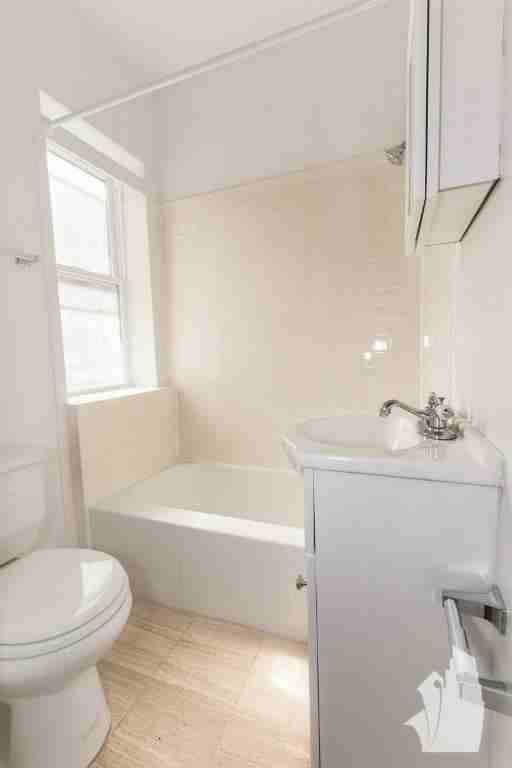 2915 W George St #2915-2 - Photo 5 of 9