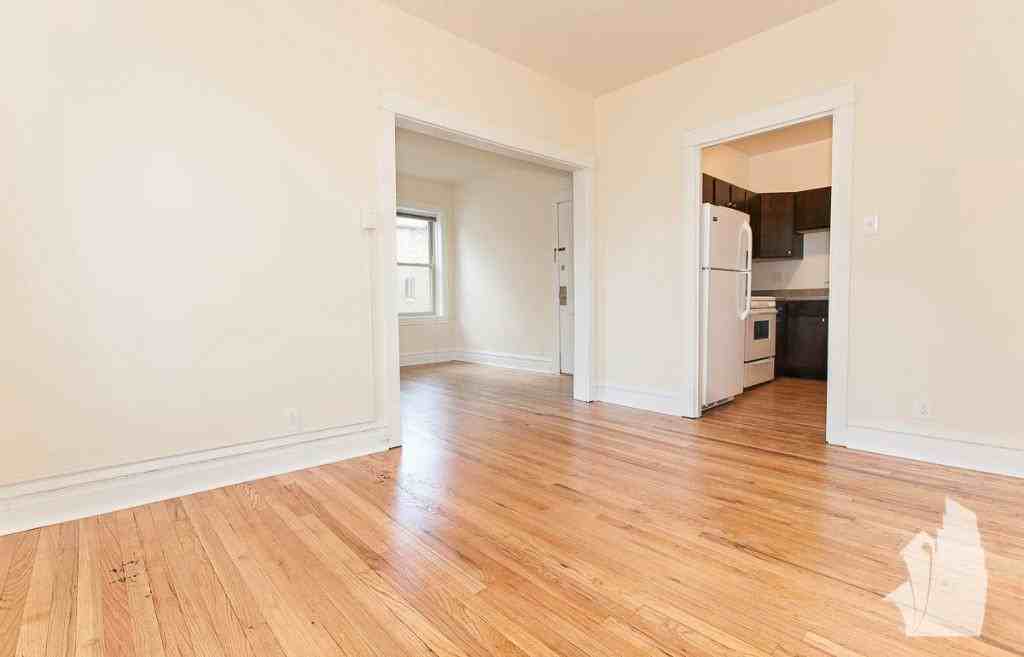2915 W George St #2915-2 - Photo 7 of 9