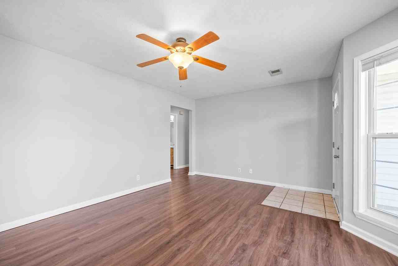 1067 Shadow Ridge Ave - Photo 3 of 23