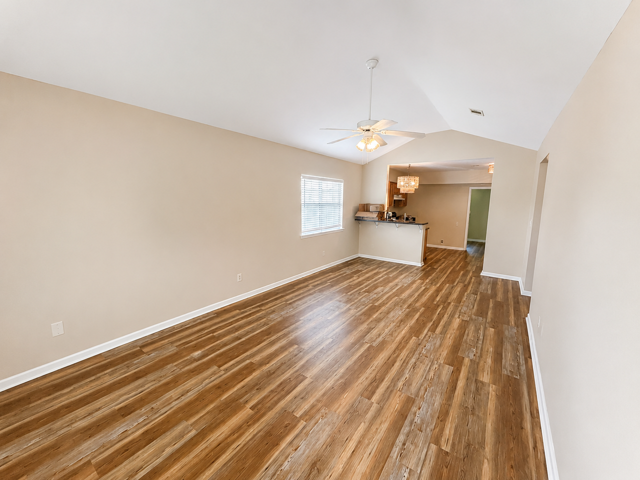 443 Bills Ave - Photo 3 of 10