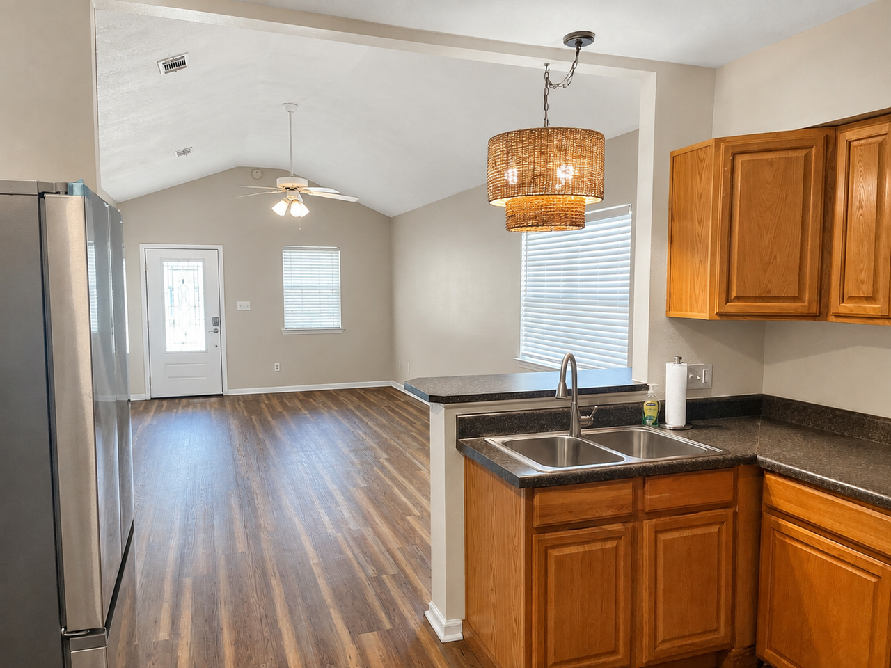 443 Bills Ave - Photo 5 of 10