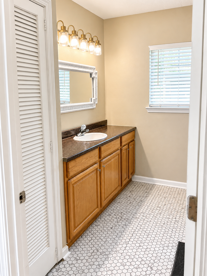 443 Bills Ave - Photo 6 of 10