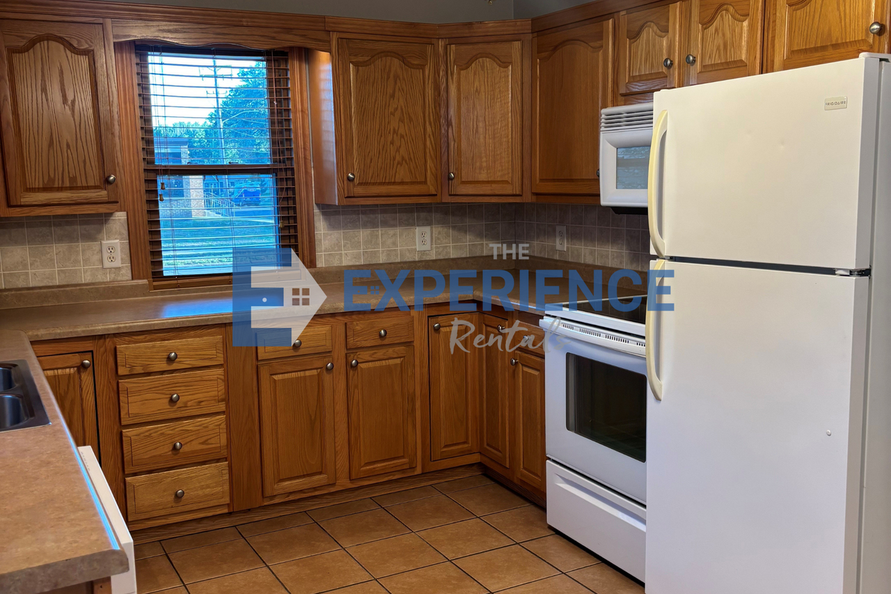 1736 S Van Eps Ave - Photo 3 of 12