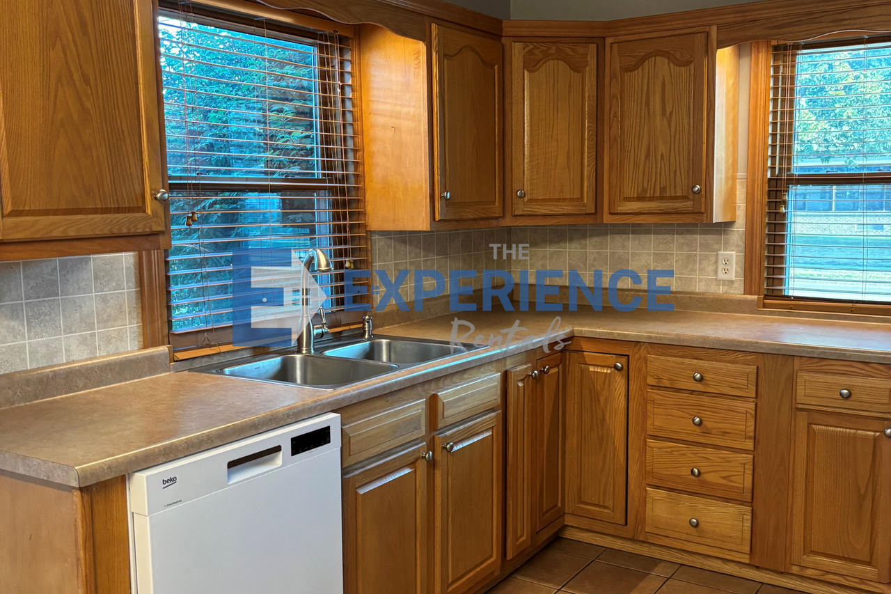 1736 S Van Eps Ave - Photo 4 of 12