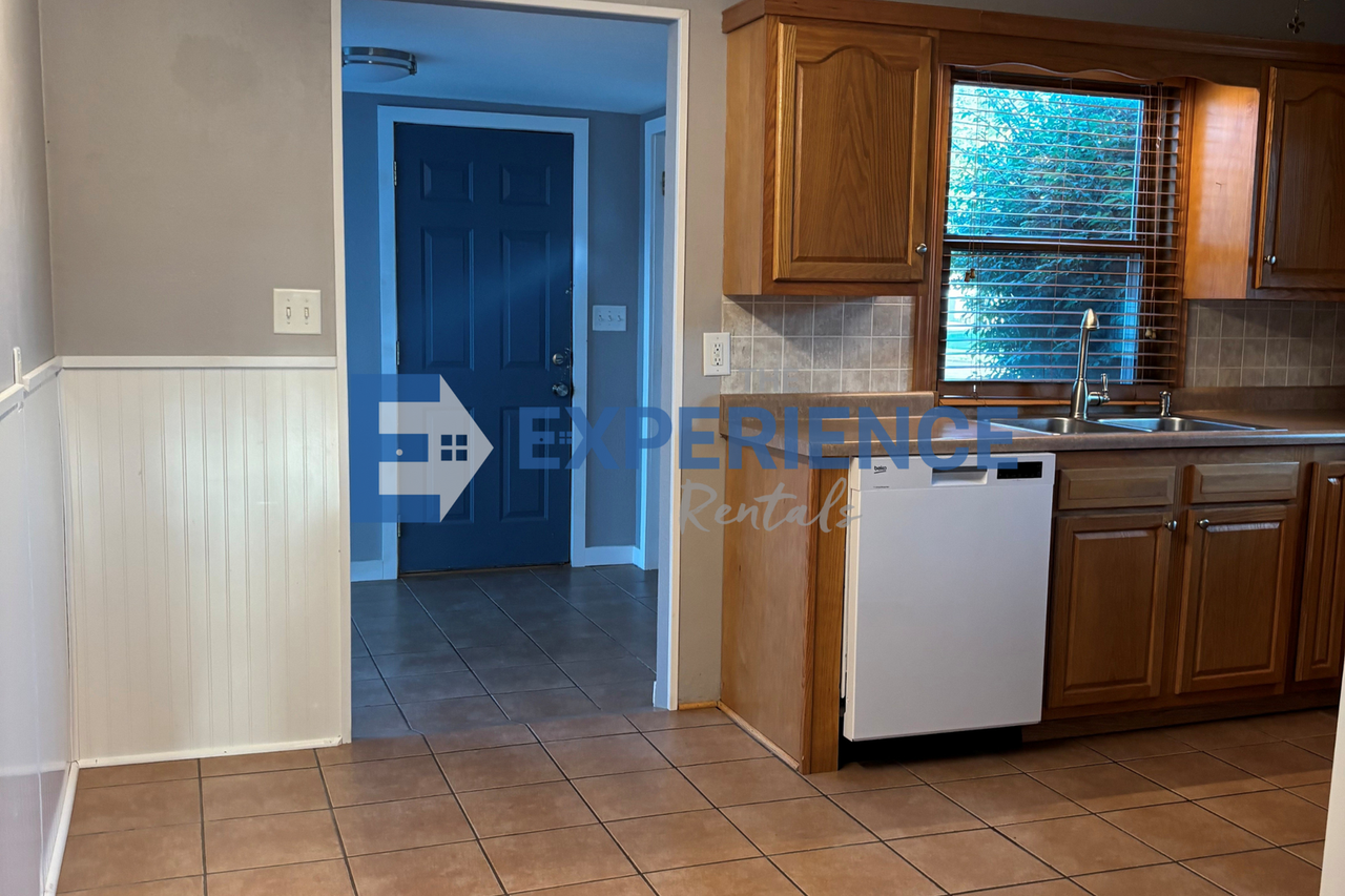 1736 S Van Eps Ave - Photo 5 of 12